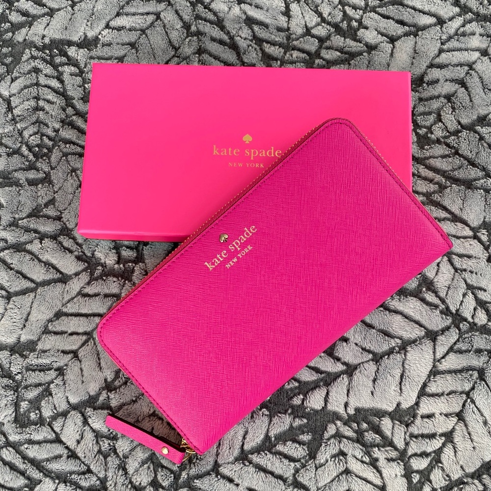 kate spade cedar street lacey wallet - *NEW*